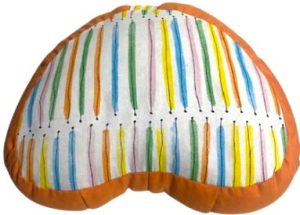 Zafu Eco Espelta corazon naranja-rayas