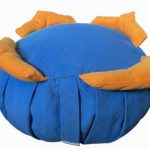 Zafu Eco Espelta para niños azul con 4 picos naranjas