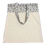 Bolsa para zafú bicolor con asas blancas y frorecitas azules