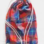 Mochila para yoga con cuadros rojos y azules